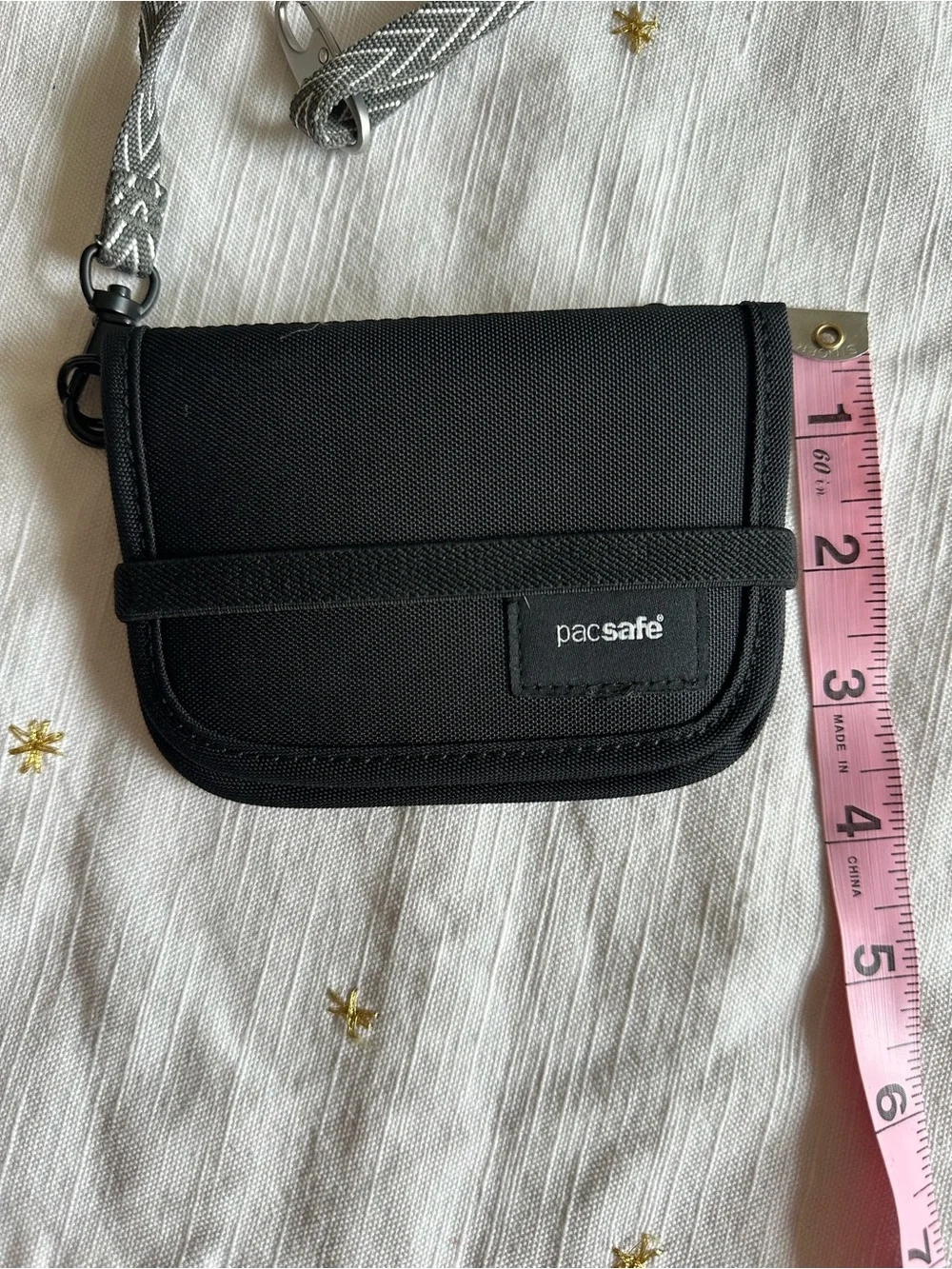 Pacsafe RFID Blocking Wallet - Black